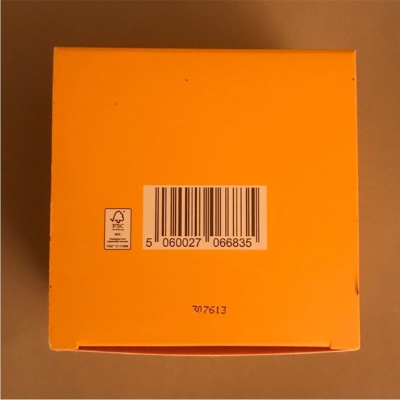 Rodial Vitamic C Brightening Cleansing Pads to Brighten and Renew, 50 Count - Picture 12 of 13